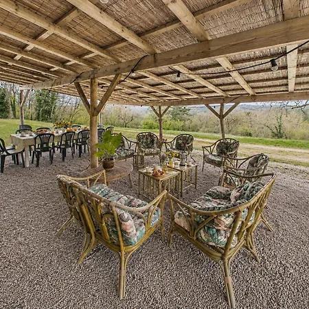 Holiday home Maison Avec Grande Terrasse Et Jardin Pour 9 Fanlac