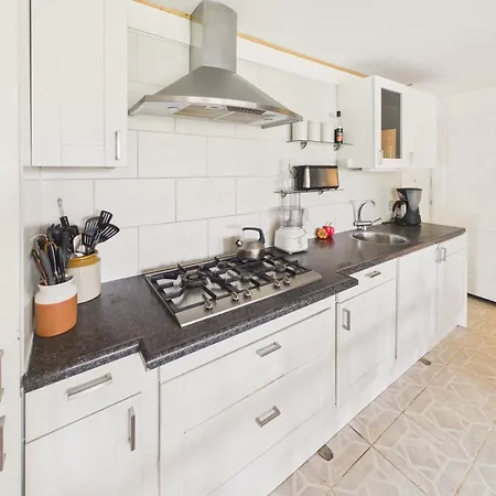 Vakantiehuis Maison Avec Grande Terrasse Et Jardin Pour 9
