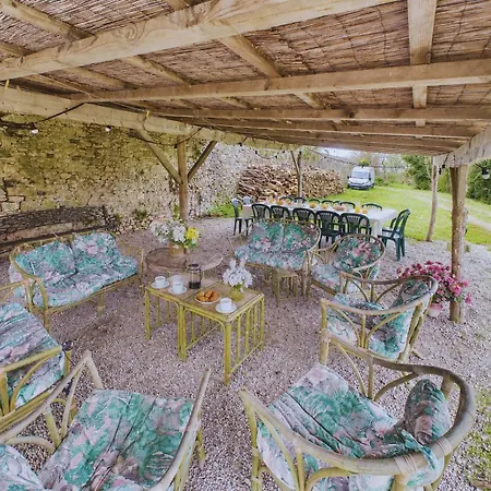 Holiday home Maison Avec Grande Terrasse Et Jardin Pour 9 Fanlac